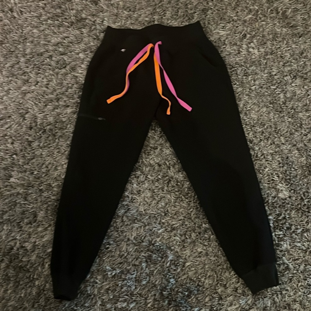 Black Fig joggers size S/P